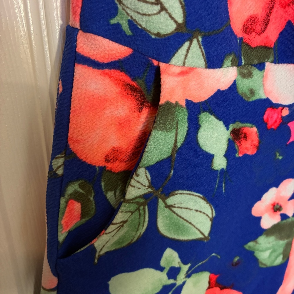 UK2LA Blue & Pink Floral Romper Resort Coastal Pockets Womenâs Size Large - Picture 3 of 8